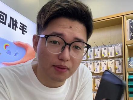 晋江苹果二手手机/苹果15pro充电发烫 苹果15系列,主板设计导热性差,所以夏天发烫尤为明显,充电使用打游戏发烫更厉害。在意这个问题的,建议选择14系列或者16系列!#晋江苹果手机#晋江苹果二手手机#晋江二手手机#晋江手机以旧换新#晋江手机回收置换