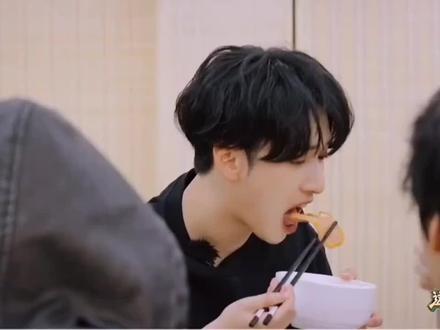 不爱吃别吃啊 又没人求着你吃#这是我的西游2 #严浩翔做饭