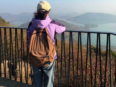 海盐南北湖|这是一条山海湖风景俱佳的爬山路线,涵盖了多个山上的景点,全程7公里。香园入口处有停车场也可停在南湖大草坪停车场#南北湖旅游#高阳山 #心游嘉兴 #嘉兴文旅推介官全网挑战赛#跟着余华游海盐@嘉兴文旅 @海盐文旅 @原汁盐味