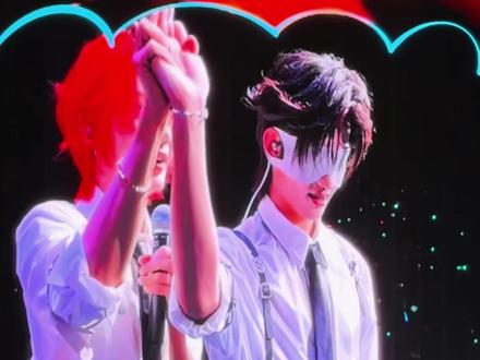 双人互动,好甜好甜,啊啊啊啊啊!!!
#彼岸演唱会 #云旗 #郝熠然 #云熠