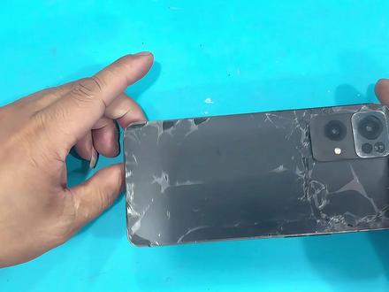 后盖在怎么碎在怎么破别着急,跟视频操作自己也能换OPPO华为vivo小米换后盖#换屏幕 #换电池 #专业维修 #沉浸式手机维修 #手机还能这么用