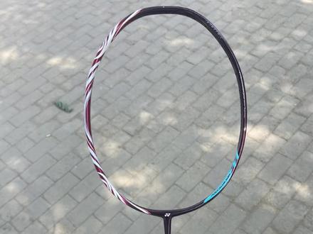 尤尼克斯-100tour改100zz,万拍皆可改,给我一个拍 还你一个意想不到的质感与效果的羽毛球拍啦#羽毛球拍 #断拍修复 #羽毛球拍手工制作 #涂装 #专业的事交给专业的人