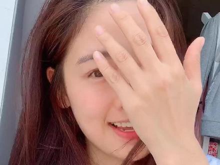 我也来跟个风~92年老阿姨 女儿4周岁 儿子二周半 无美颜 无滤镜 没化妆 无美瞳。反正已婚,掉粉没事