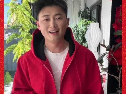 吃牦牛火锅吃出感觉了😀
直接变身藏族小扎西
藏在评论区的嗓子
今天正式营业
《卓玛》完整版奉上🎤 #卓玛翻唱#评论区 #唱歌 #治愈系歌声