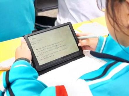 一起去看看沙河二中的大数据精准教学系统吧#辅立码课#智慧课堂教学 #教学平板 #青春校园 #记录校园生活