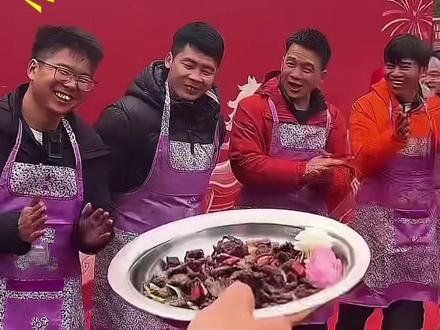 后面有彩蛋😂归途获得厨艺冠军🏆1W奖金拿来请大家吃饭#荒野归途 #老六荒野 #张家界七星山 #厨艺大比拼 #人山人海太热闹了