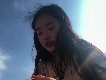 她坐在爱人的墓碑前,读着写给他的信“我早已在脑海里跟你过完了一生”#芋圆三周年 #王金浩 #纯爱 #感动瞬间 #青年创作者计划