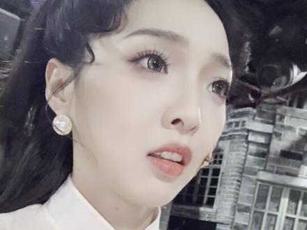 听说这部剧的歌好听的不得了!🎵 试麦中…坐等年后排期~
🎵《人物小传》选自音乐剧《破墙》
#音乐剧 #音乐剧破墙 #中国音乐剧 #旗袍 #强东玥