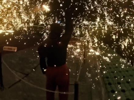 用子弹时间来展示老祖宗的烟火美学.. #非遗 #打铁花 #子弹时间#影石全景相机X5 #影石新春大赏