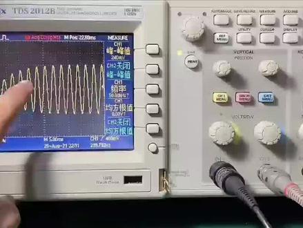 运放如何通过自激振荡产生正弦波?#电路设计 #模拟电路 #硬件工程师