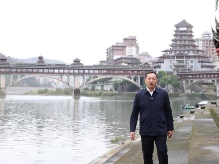 网友留言“通过苗王第一次知道锦屏”? 县委书记:这是我们的宣传工作不到位,今天我来给大家详细介绍!#苗王 #荒野求生 #苗王参赛的底气是锦屏山水给的 #七星山荒野求生挑战赛