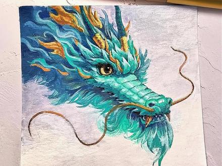 青鳞金眸大青龙完整版教程来啦~ 今天二月二龙抬头,画个大青龙~你们那的传统习俗是什么呀?
#跟着抖音学画画 #龙抬头 #没点艺术细胞刷不到 #手绘教程 #丙烯马克笔绘画@DOU+小助手 @DOU+上热门
