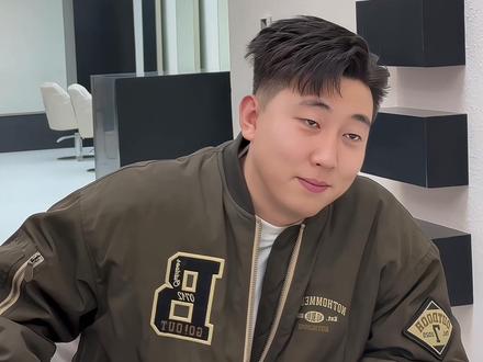 港式侧背,黄宗泽同款发型,修饰脸型的同时还可以增加痞帅气质!#港风 #同城美发店推荐 #黄宗泽 #男士烫发 #银川男发