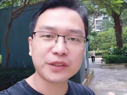 毛坯房AI爆改,3秒切换多种风格 还在为装修发愁吗?请设计师,又贵又麻烦?用AI,毛坯变豪宅!
打开即梦,到图片模式下,上传毛坯房图片,选择智能参考,参考强度拉到90,输入这段提示词,提示词里需要包含风格、结构、材质、家具、软装、氛围等细节描述,描述越具体,效果越惊艳!在生成结果中,选择一张最满意的,高清处理后下载。
再到视频生成,上传毛坯房图片为首帧,精装修图片为尾帧,输入这段提示词,然后生成,就能得到毛坯变豪宅的过程视频了。
提示词我已经整理好了,你只要稍作修改就可以制作你想要的效果,想要的,下方讨论区告诉我。#ai视频 #ai爆改#ai设计 #ai装修 #aigc