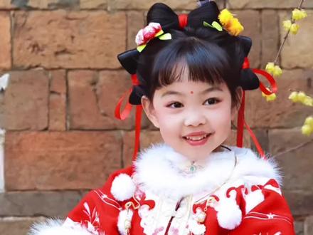 如果你有三个蝴蝶结,就可以复原一个明制汉服孩童发型——三小髻!#生女儿就是用来打扮的 #发型教程 #明制汉服 #汉服发型教程 #儿童汉服发型
