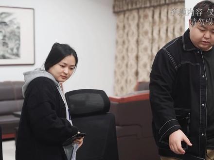 想不想知道,有一张刷卡无上限的卡,是种什么体验 #假如员工比老板有钱 #剧情 #搞笑 #百夫长黑金卡 #信用卡