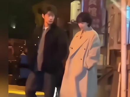 网传《小城良方》转场多地拍摄 锦州年后杀青
网传肖战主演医疗剧《小城良方》拍摄将转场,2月6-8日赴深圳拍摄,10-13日转至安徽蚌埠,锦州戏份将在年后杀青。消息引发各地粉丝热议,纷纷期待在当地偶遇饰演刘铮亮医生的肖战,具体行程以剧组官宣为准。#肖战#小城良方路透 #肖战新剧