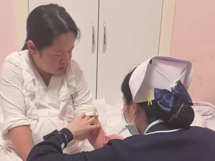 小媳妇生宝宝当天视频 当时我很紧张,视频是大侄子帮忙记录的#家庭日常生活记录