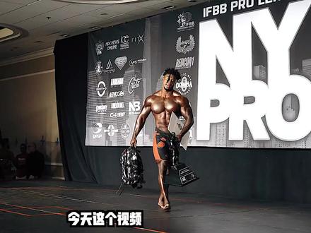 他喜欢拳击和漫画书,最后却练了健美,他就是男子健体里的忍者-凯伦·霍顿#健身 #健美 #运动