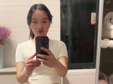 在我心里俺阜阳的小妮长的最漂亮,小半决长的都帅。一个个皮肤都白的很,我要是男的我也是色狼😂😂😂