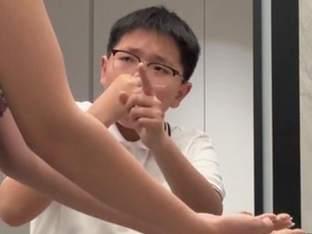 给老弟整破防了#姐弟 #整蛊