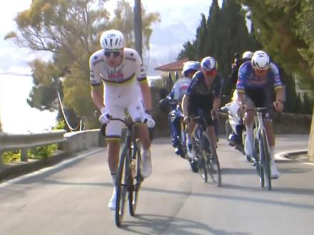 体育精神和电影一样从未教过我们放弃(298千米和第六次参加) #2026米兰圣雷莫 #波加查摔车 #波加查 #皮德科克 #范阿尔特