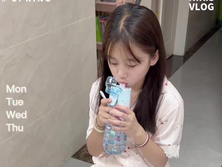 既可以喷雾降温,又带玩味环的水杯#六一儿童节 当礼物送给孩子,不要太开心了, 不仅能让孩子多喝水,热了还能喷一喷解暑,太实用了 #喷雾水杯 #玩味环水杯#吨吨吨喝水 #六一儿童节礼物