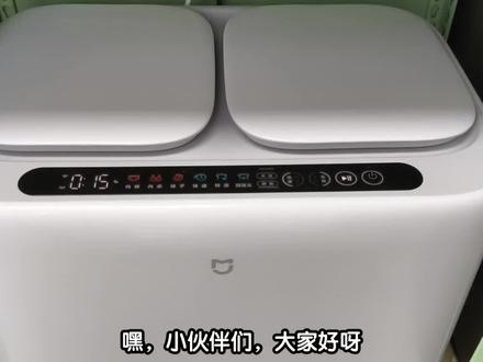 米家迷你双区洗烘洗衣机!双区独立超卫生✨ 朋友家刚添了小宝宝,想单独搞个洗衣机洗娃的衣服,这不巧了嘛~小米新出的这款迷你双区洗衣机,两个筒完全独立,单筒双筒都能用,再也不用担心交叉感染!一个桶给宝宝洗衣物,一个桶洗大人内衣,是不是刚好戳中需求?
对了,它还有蒸汽杀菌功能哦~你们觉得这种小洗衣机实用不?
#我在抖音聊科技 #小米 #洗衣机 #智能家居 #清洁
