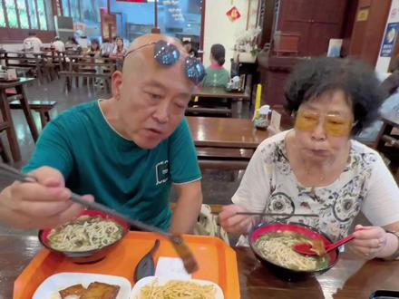 光头熊的杭州旅行,游灵隐寺品十方苑素斋,#记录真实生活 #美食 #素食 #美食探店 #旅游