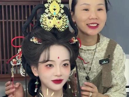 西安汉服妆造/宋制汉服和新年的适配度 #宋制汉服 #西安汉服馆推荐 #西安弦月阁 #西安汉服妆造 #西安汉服体验 @西安弦月阁