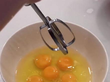 生酮古法蛋糕!椰子面粉+鸡蛋!非常润,不噎!解馋!#生酮饮食