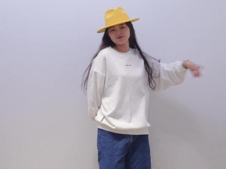 刘宇宁扑通扑通 舞蹈教程 扑通扑通舞蹈教程终于弄好嘞~~最近着实很忙了~一直没剪~~~
动作是根据老大舞台的伴舞老师们改编的 感觉是相对简单好跳的版本~~
看看学的快的老师 可以大连一起合拍呀
#刘宇宁 #刘宇宁扑通扑通 #扑通扑通舞蹈 #刘宇宁舞蹈教程 #摩饭专属