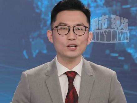 近日,多地网友发帖吐槽,在街上遇到一些面包车或电动车车身或尾箱被贴有“顺丰速孕”的贴纸。顺丰速运的相关人士回应:对于网络非授权销售品牌标识相关物料的会依法依规维权。#顺丰速孕低俗车贴