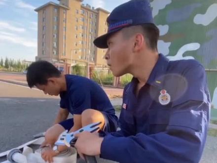 今日手工(纸皮斧头)考验你们动手能力的时候到了😎 爱你们 @黑龙江大庆消防