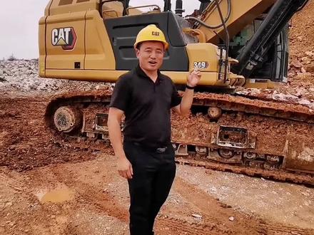 霸气侧漏—矿山之王卡特349!带德克200液压锤!实测油耗35升每小时!#卡特挖掘机 #349 #矿山开采