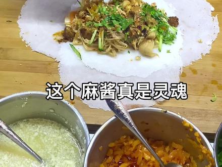 天呐~芙蓉蛋卷还有没吃过的嘛!#芙蓉蛋卷 #街头美食 #小吃