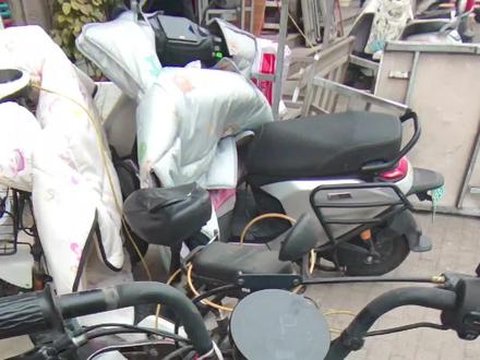 刹车 P档键无法解除怎么办 怎么彻底解决#修理工日常 #p档无法解除 #修车 #雅迪电动车 #郑州雅迪 莲湖路雅迪