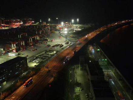 来过梅山码头的驾驶员都说,在这里不怕找不到箱位!#宁波舟山港#集装箱陆运