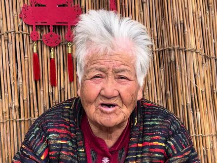 蛤蟆草也叫荔枝草,你们认识吗?#农村美食