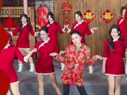 赵本山女儿新歌《火辣辣》拍摄🎬花絮流出,唱出东北味道,这是要取缔哥哥赵大牛在东北文旅的地位!? #赵本山女儿球球 #球球 #东北文旅 @小球球吖