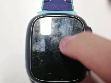 安装qq教程来了,需要自备四点线,电脑,apk