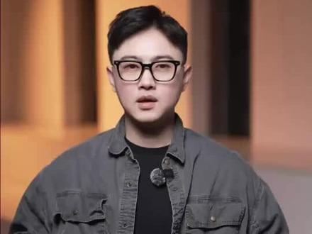 追觅“验证系统”四步走:N+1创新、通用平台、一周测试、赛马机制。
用物理思维做商业,把试错变成系统能力
#追觅 #俞浩 #商业逻辑 #零距离看懂财经