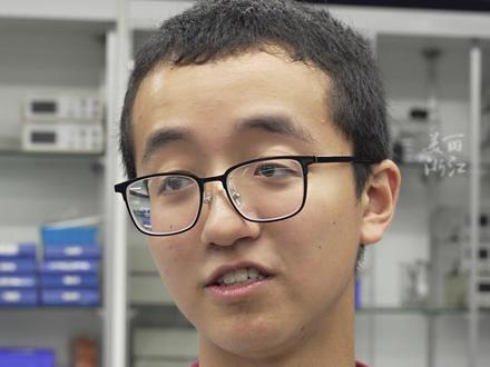 电风扇+矿泉水瓶就能秒变空调?物理亚奥金牌获得者:有科学依据!(供稿:浙江少儿频道)