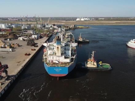 本轮油价大涨,对我们经济的短期影响 我们的原油对外依存度高达72%#财经 #金融 #商业思维 #涨知识 #科普