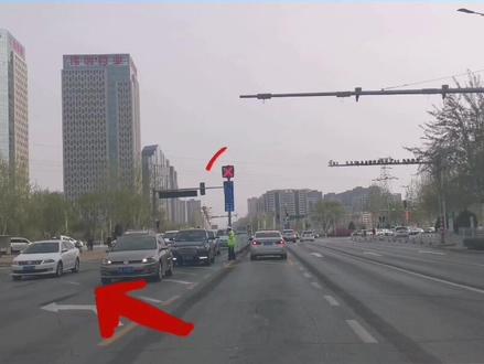 来看看民族街走贺兰山路怎么左转#交通安全 @公安部交通管理局