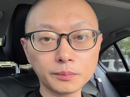 听我一句劝,千万别碰Claude Code(一碰你就废) AI工具让人上瘾?是的。一旦体验过Vibe Coding,你就再也回不去了。半小时把想法做成应用,一个人活成一支团队。#AI #人工智能 #科技 #ClaudeCode #Agent #vibecoding #效率神器 #codex