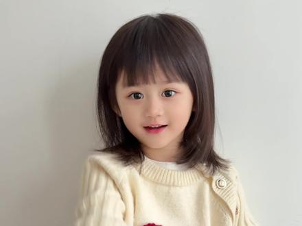 教女儿用粤语拜年#萌娃 #萌娃日常 #豆包ai