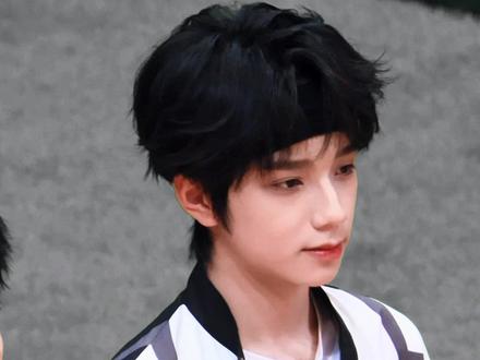 #王橹杰 发带帅成神了