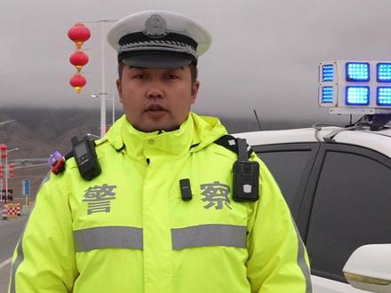 注意注意!富蕴公安@您 :雪天路滑,提前做好准备,稳驾出行! #交通安全宣传