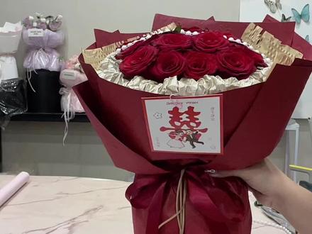 喜庆又不失高级感的圆形花束 #花束包装教程